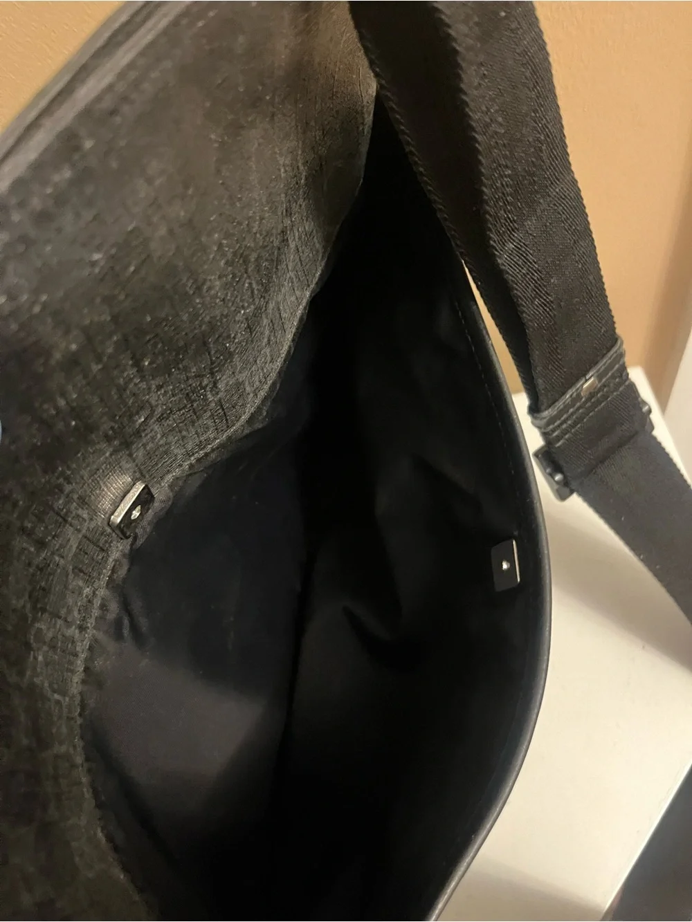 Gucci Men's Black Monogram Messenger Bag w/ COA